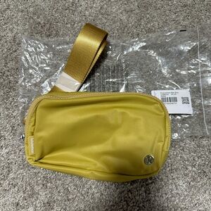 NWT Lululemon Athletica Golden Sand Belt Bag Size OS